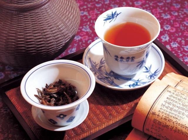 绿茶和红茶哪个好（什么是绿茶 绿茶有哪些）